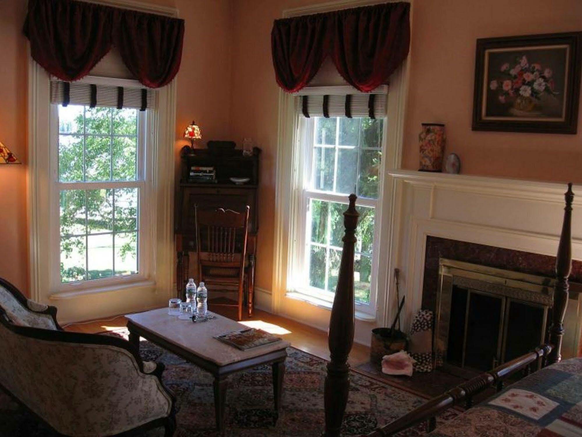 Mariaville Lake B & B Pattersonville ภายนอก รูปภาพ