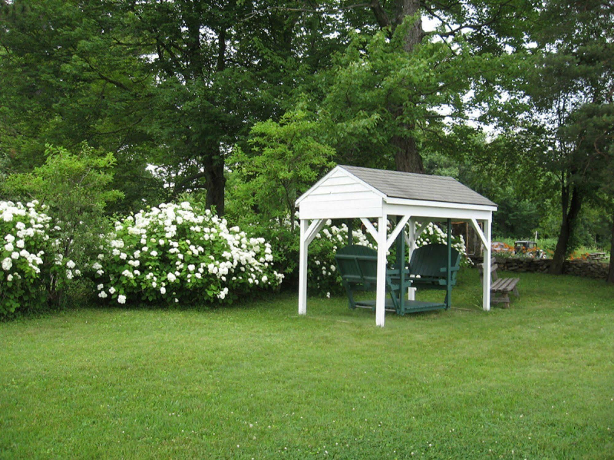 Mariaville Lake B & B Pattersonville ภายนอก รูปภาพ